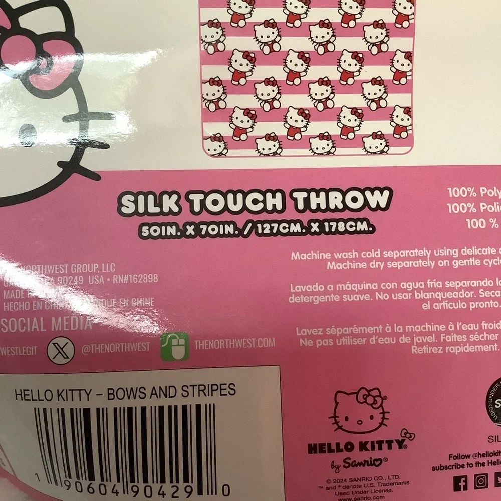 Sanrio Hello Kitty Silk Touch Throw Striped Bows And‎ Stripes Pink 50